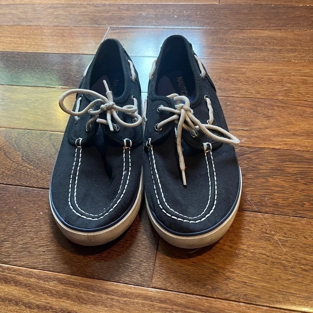 Nautica Boat Shoes Size 5